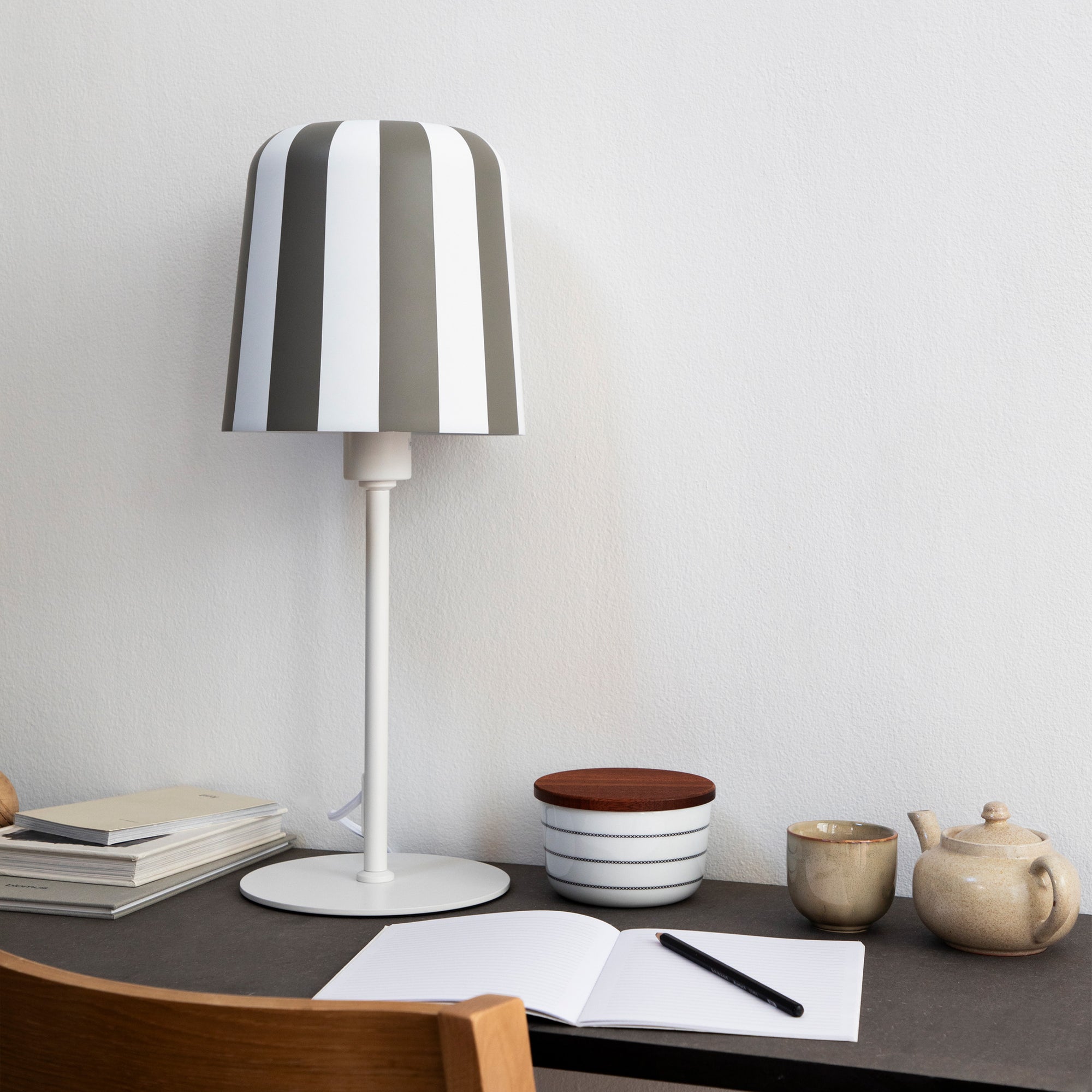 Gry Bordlampe - Grå