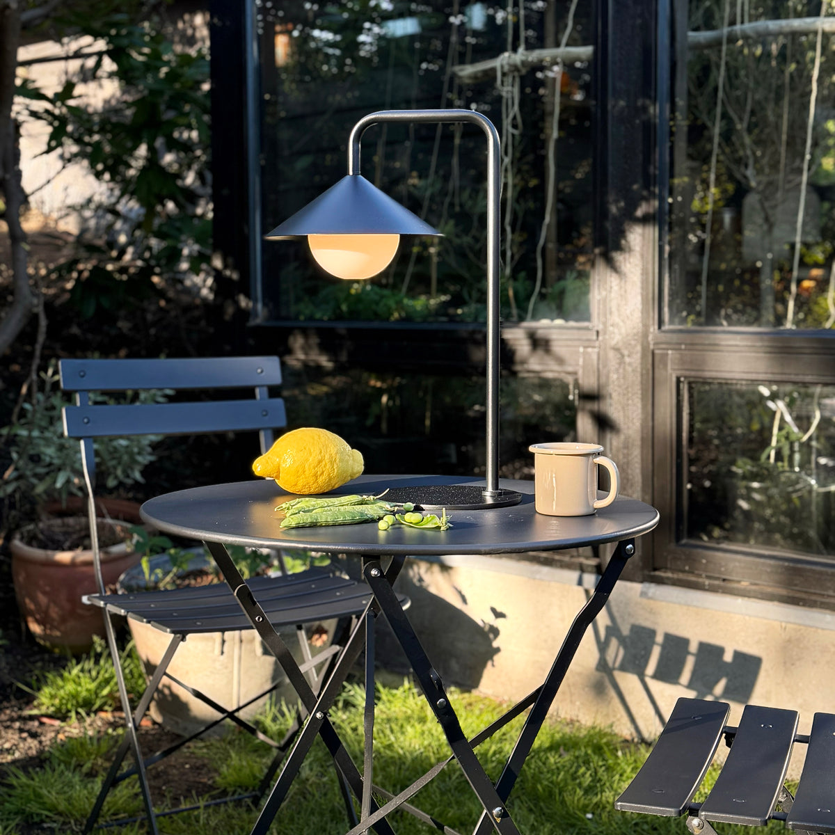 Nova Outdoor Tischlampe mit Lichtkugel und Fernbedienung