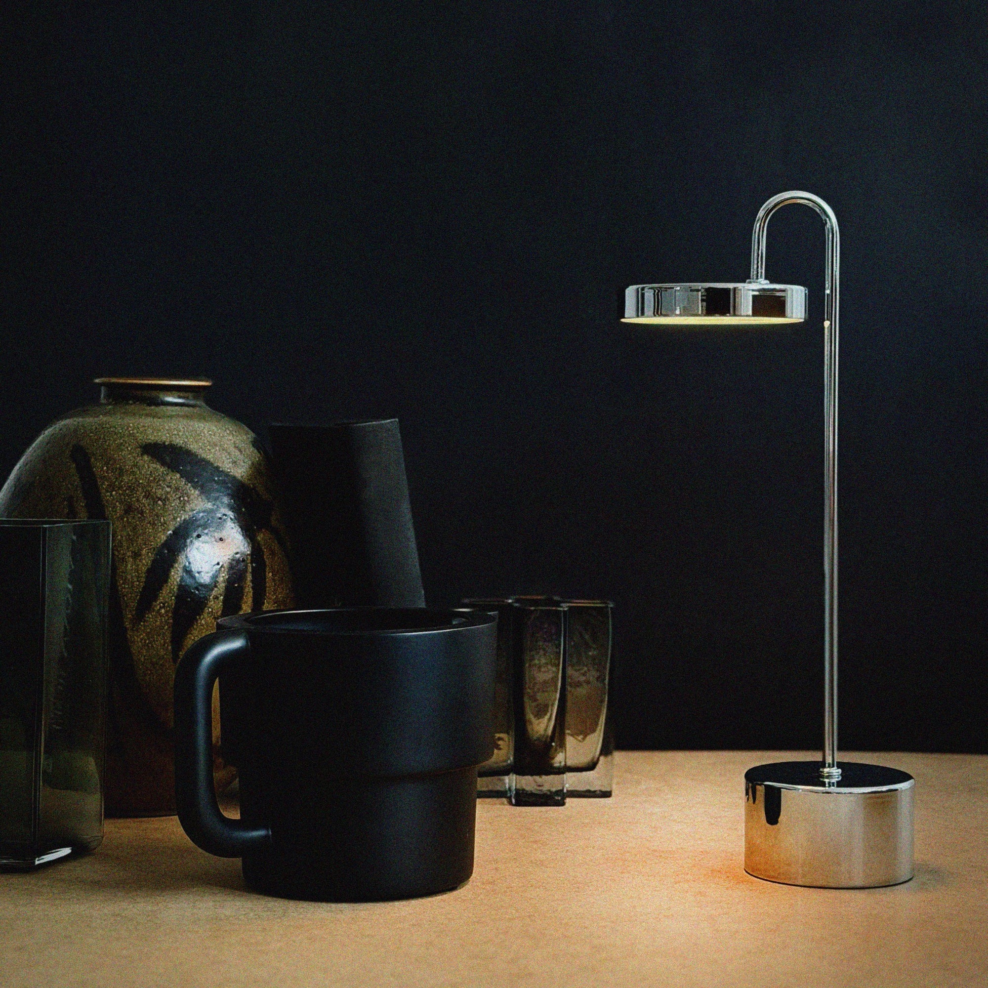 MooveLIGHT Bordlampe Inkl. Trådløs Oplader - Krom
